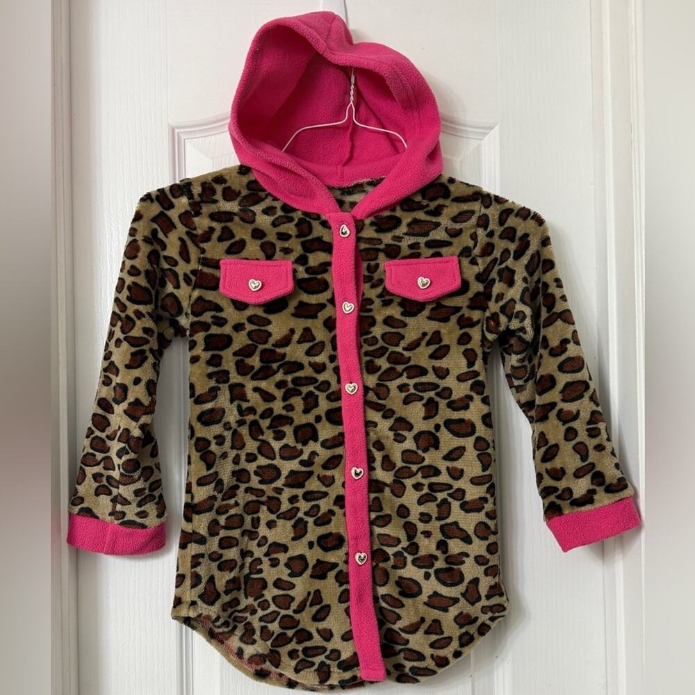 Girls leopard animal print pink hoodie sweater heart buttons size 120 (5-6)